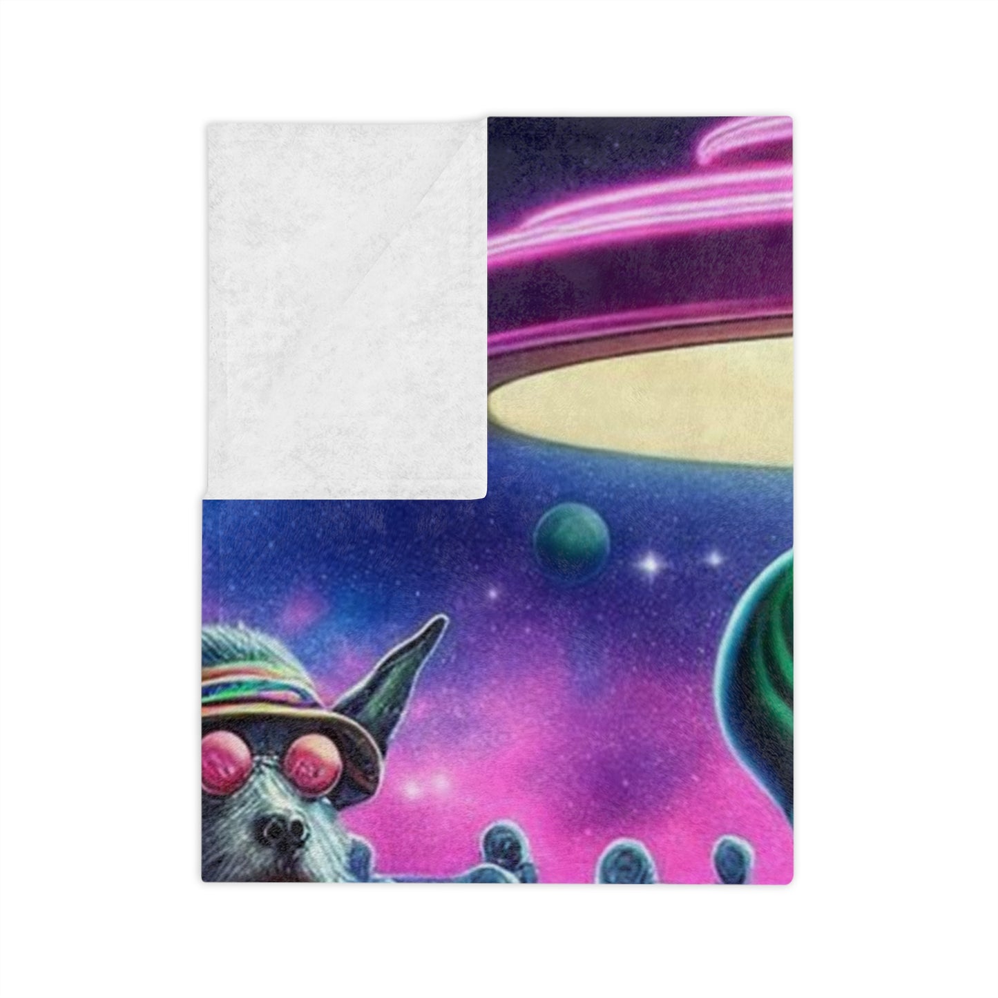 Poker Playing Dogs--with an Alien Velveteen Microfiber Blanket
