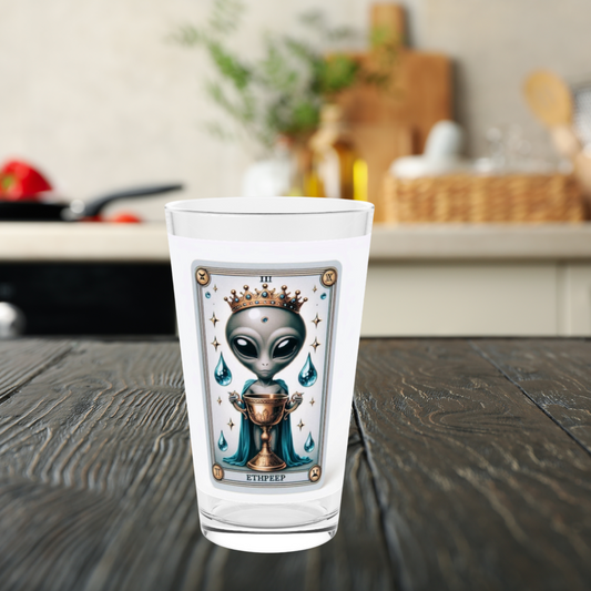 Alien Queen of Cups Pint Glass