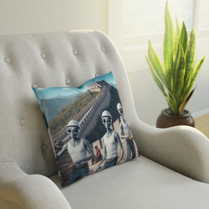 Aliens & The Great Wall of China Throw Pillow