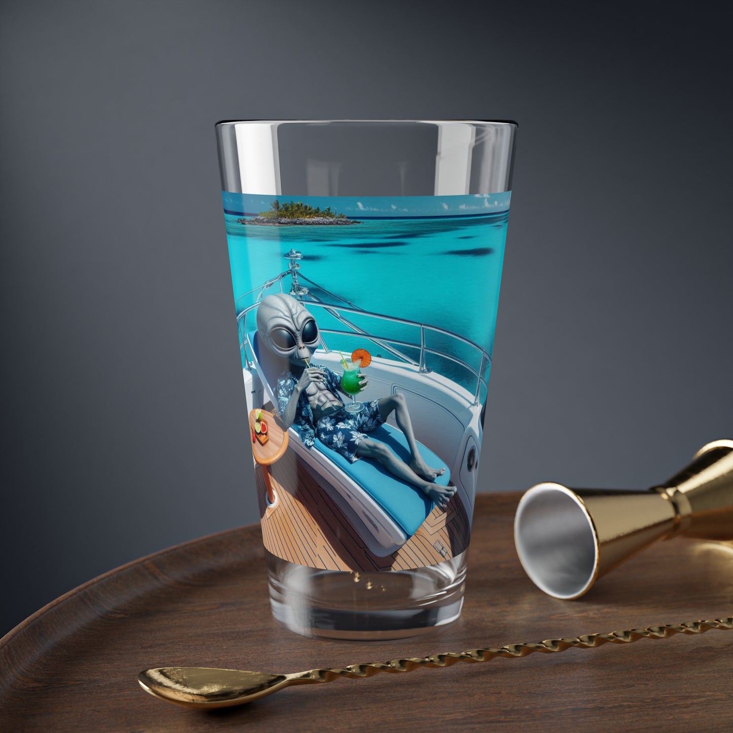 Alien Yachting Pint Glass